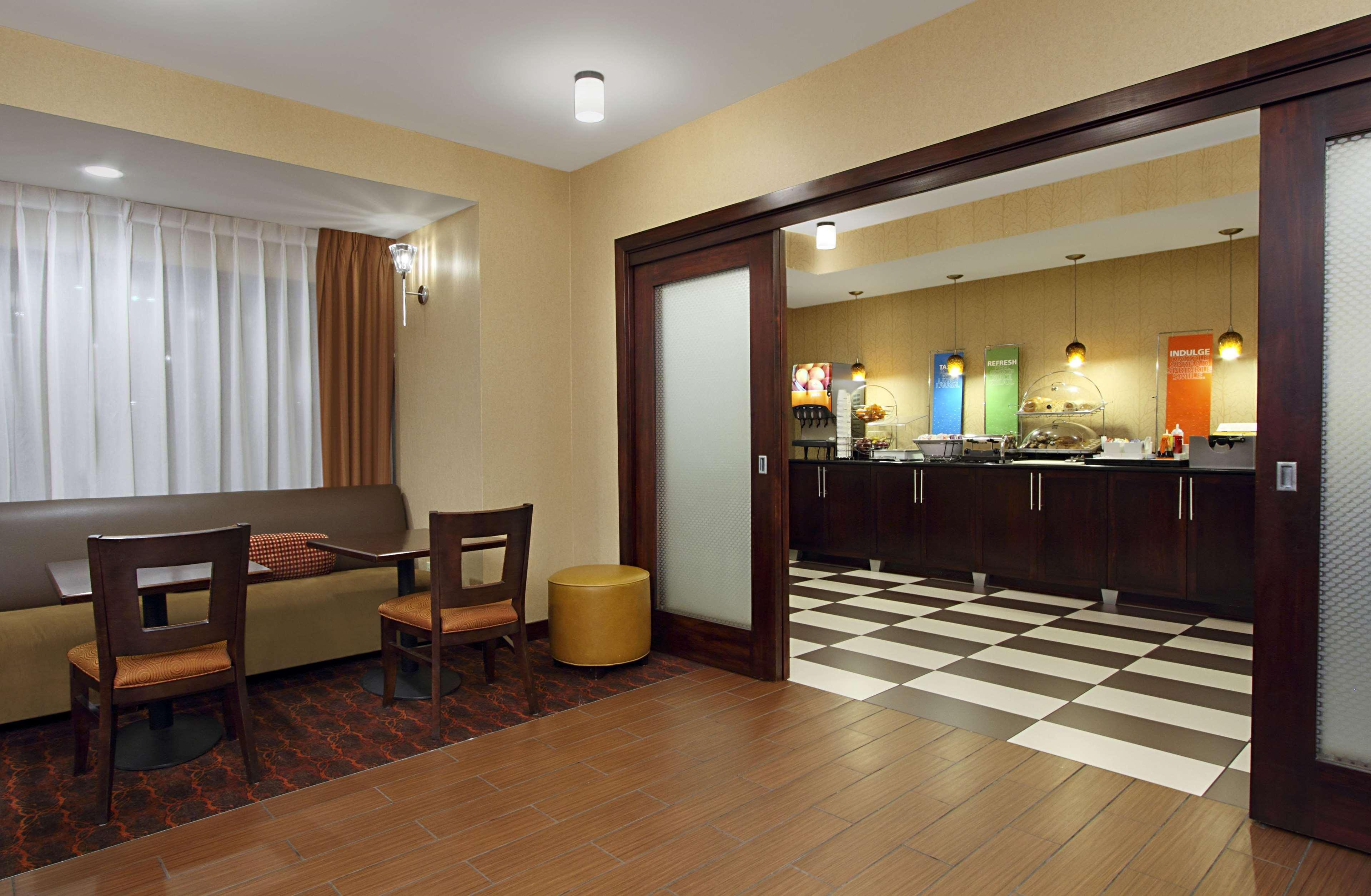 Hampton Inn Columbus-International Airport Gahanna Ngoại thất bức ảnh